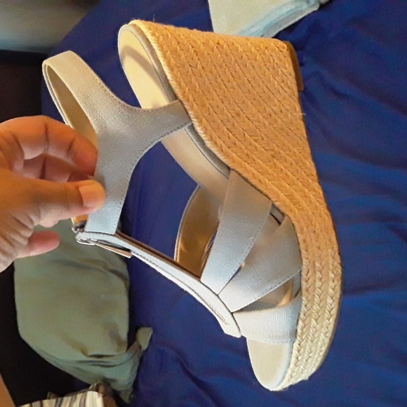 NWOT Michael Kors shoes - Picture 2 of 5